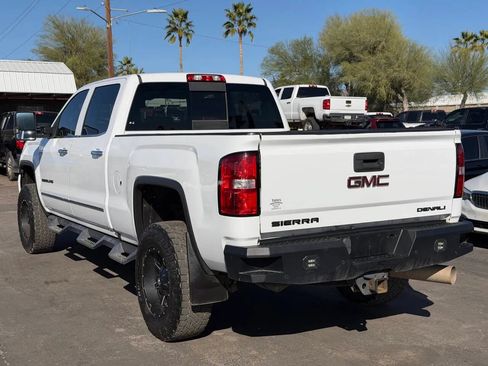 Used 2019 GMC Sierra 2500 Denali w/ Duramax Plus Package AWD/4WD image 6