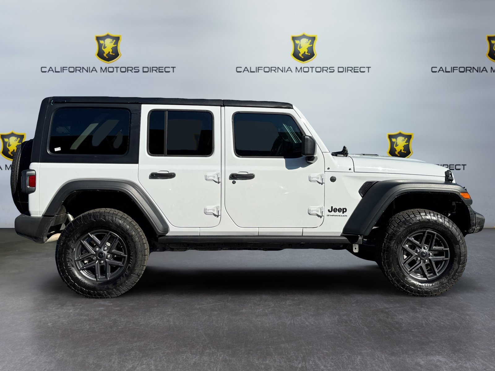 Used 2025 Jeep Wrangler Unlimited Sport AWD/4WD image 6