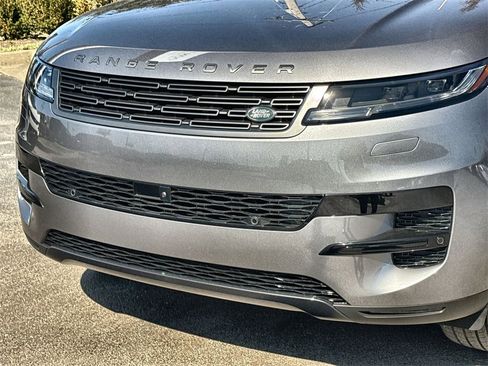 Used 2025 Land Rover Range Rover Sport image 9