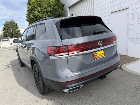 New 2026 Volkswagen Atlas SE image 4