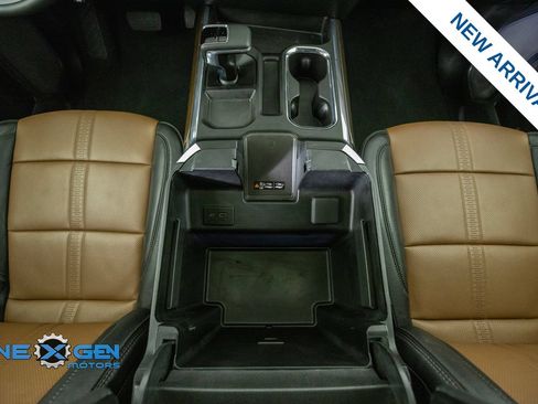 Used 2025 Chevrolet Silverado 1500 High Country w/ Technology Package AWD/4WD image 33