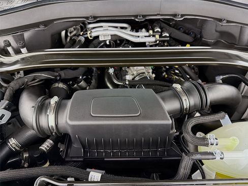 Used 2025 Ford Explorer ST image 29