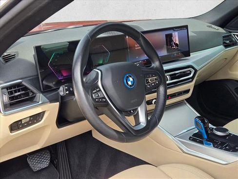 Used 2023 BMW i4 eDrive35 w/ Premium Package RWD image 9