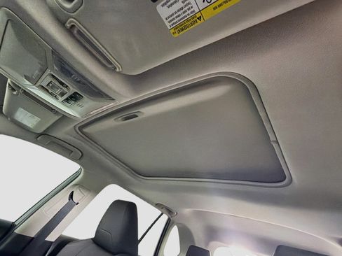 Used 2019 Toyota RAV4 XLE w/ Convenience Package FWD image 26