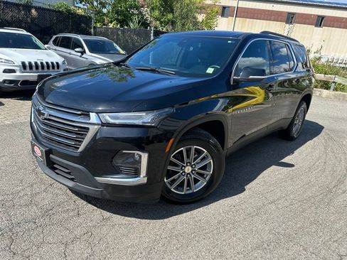 Used 2024 Chevrolet Traverse LT w/ LPO, Cargo Package AWD/4WD image 1