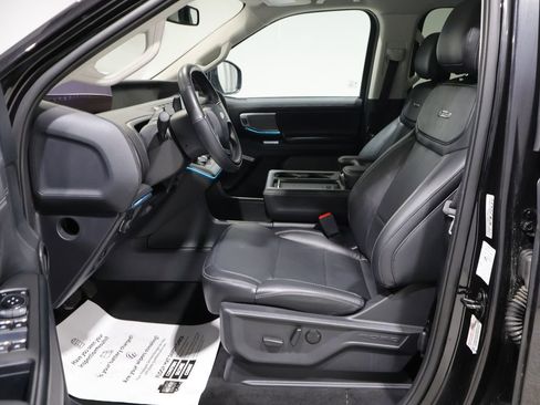 Used 2025 Ford Expedition Max Platinum AWD/4WD image 10