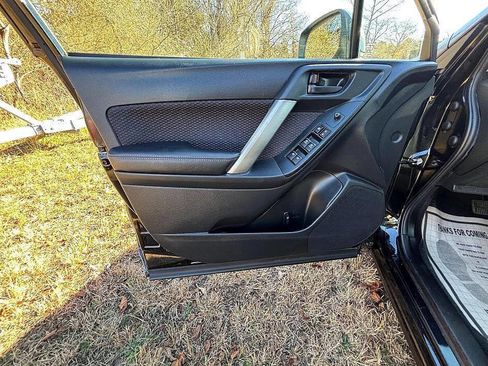 Used 2018 Subaru Forester 2.5i Premium w/ All-Weather Package image 16