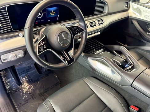Used 2025 Mercedes-Benz GLE 350 4MATIC image 9