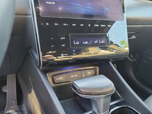 Certified 2023 Hyundai Santa Cruz Limited AWD/4WD image 18