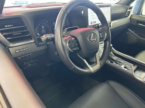 Used 2025 Lexus GX 550 w/ Accessory Package (2T) AWD/4WD image 14
