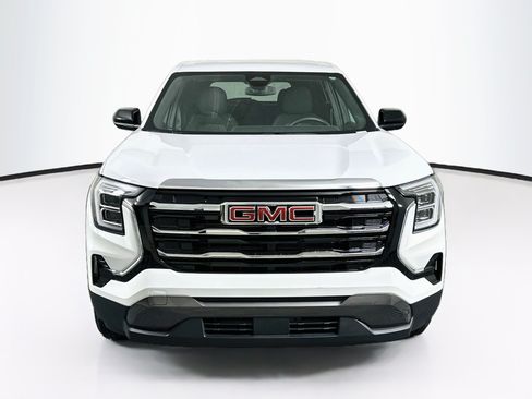 Used 2026 GMC Terrain Elevation FWD image 2