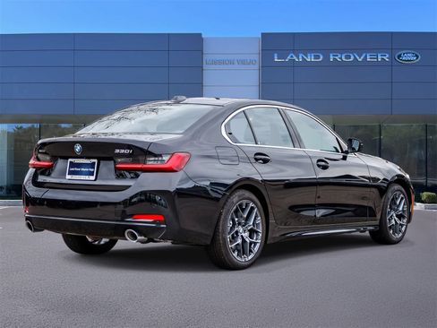 Used 2025 BMW 330i xDrive Sedan w/ Convenience Package image 4