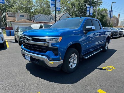 Used 2022 Chevrolet Silverado 1500 LT AWD/4WD image 7