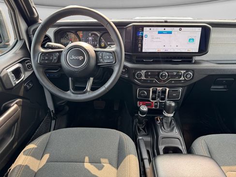 Used 2024 Jeep Wrangler Unlimited AWD/4WD image 23