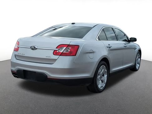 Used 2010 Ford Taurus SEL image 6