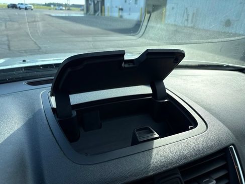 Used 2015 GMC Acadia SLE FWD image 23