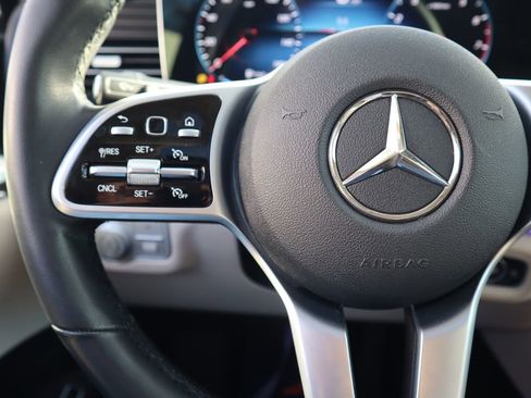 Used 2021 Mercedes-Benz GLE 350 4MATIC w/ Premium Package image 17