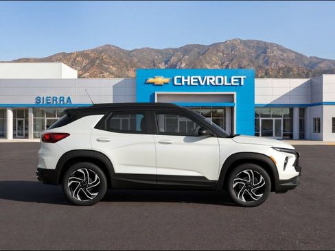 New 2026 Chevrolet TrailBlazer RS w/ Convenience Package FWD image 3