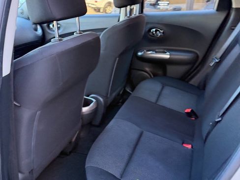 Used 2011 Nissan Juke S FWD image 12