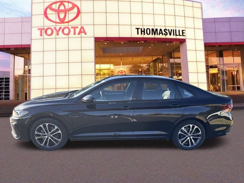 Used 2025 Volkswagen Jetta Sport image 8
