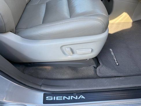 Used 2015 Toyota Sienna XLE Premium image 87