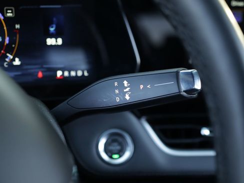 Used 2025 Chevrolet Equinox LT image 21