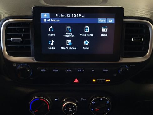 Used 2023 Hyundai Venue SE FWD image 25