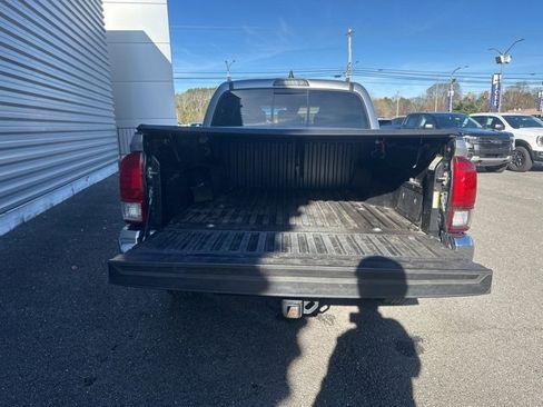 Used 2020 Toyota Tacoma SR5 image 28