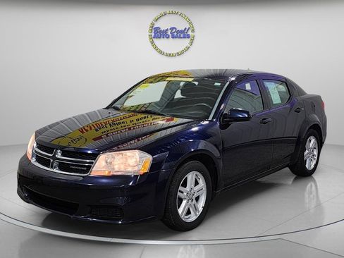 Used 2012 Dodge Avenger SXT w/ Cold Weather Group image 2