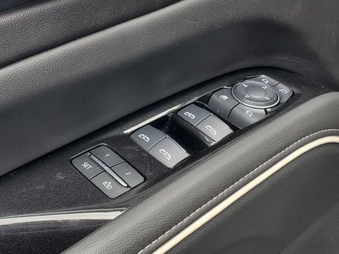 Used 2024 Cadillac Escalade Premium Luxury AWD/4WD image 13