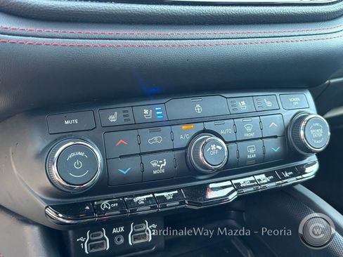 Used 2025 Dodge Durango GT image 22