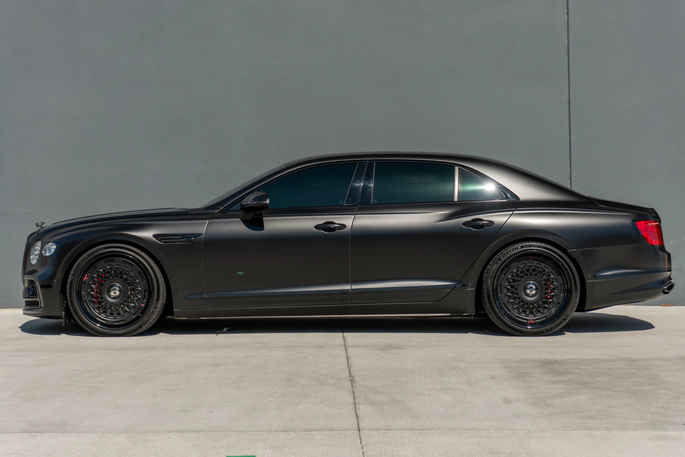 Used 2020 Bentley Flying Spur W12 AWD/4WD image 2
