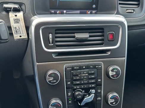 Used 2014 Volvo S60 T5 image 21