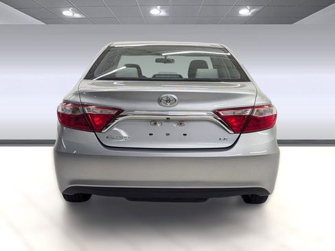 Used 2017 Toyota Camry LE image 8