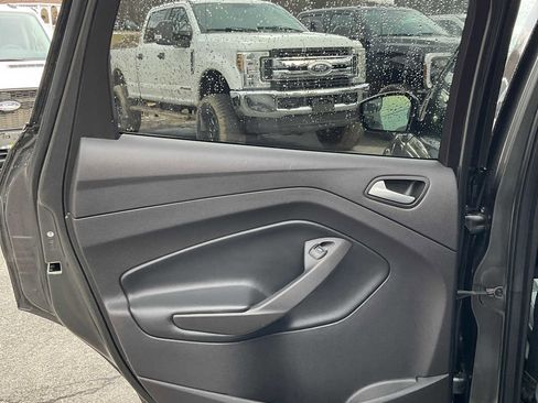 Used 2018 Ford Escape SE image 36