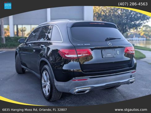 Used 2017 Mercedes-Benz GLC 300 4MATIC image 3