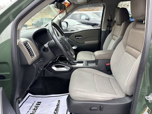 Used 2022 Nissan Frontier SV w/ Technology Package image 21