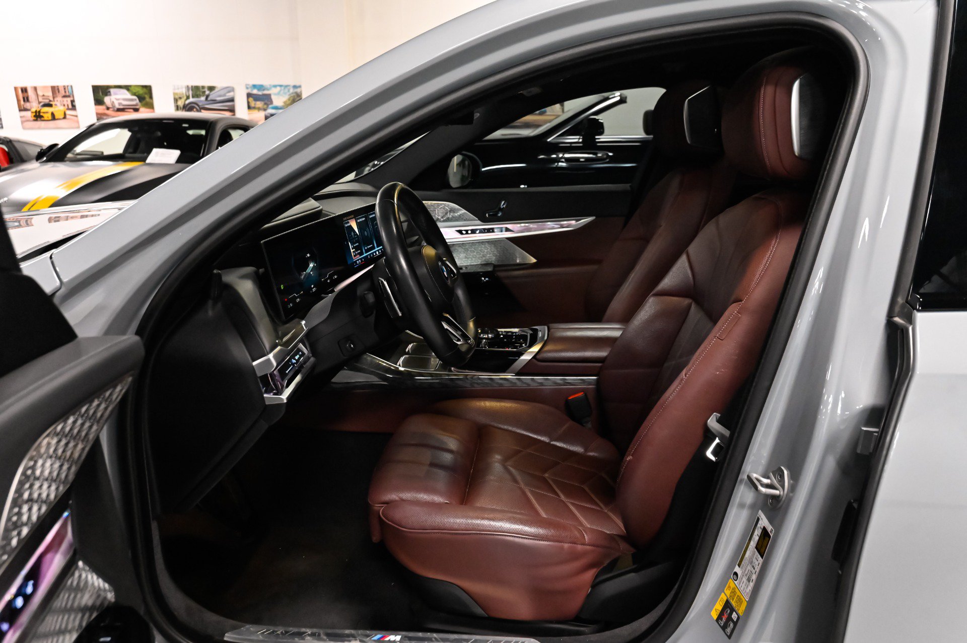 Used 2023 BMW i7 xDrive60 w/ Parking Assistance Package AWD/4WD image 7