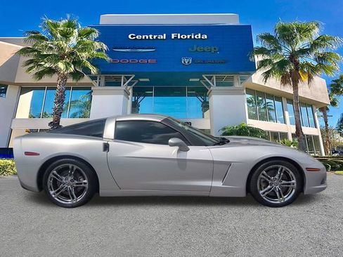 Used 2009 Chevrolet Corvette Coupe w/ Z51 Performance Package image 4