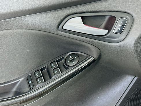 Used 2015 Ford Focus Titanium FWD image 15