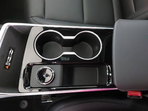 New 2026 Chevrolet Equinox LT w/ Convenience Package II AWD/4WD image 22
