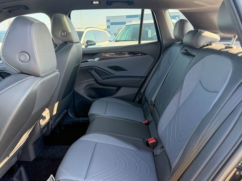 New 2026 Volkswagen Tiguan SE R-Line AWD/4WD image 24