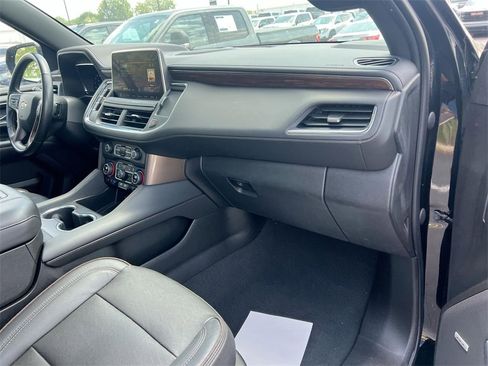 Certified 2023 Chevrolet Suburban High Country image 28