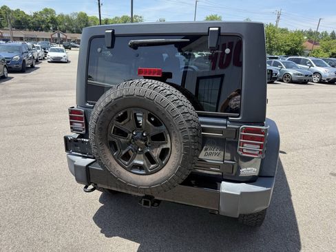 Used 2017 Jeep Wrangler Unlimited Sport AWD/4WD image 8