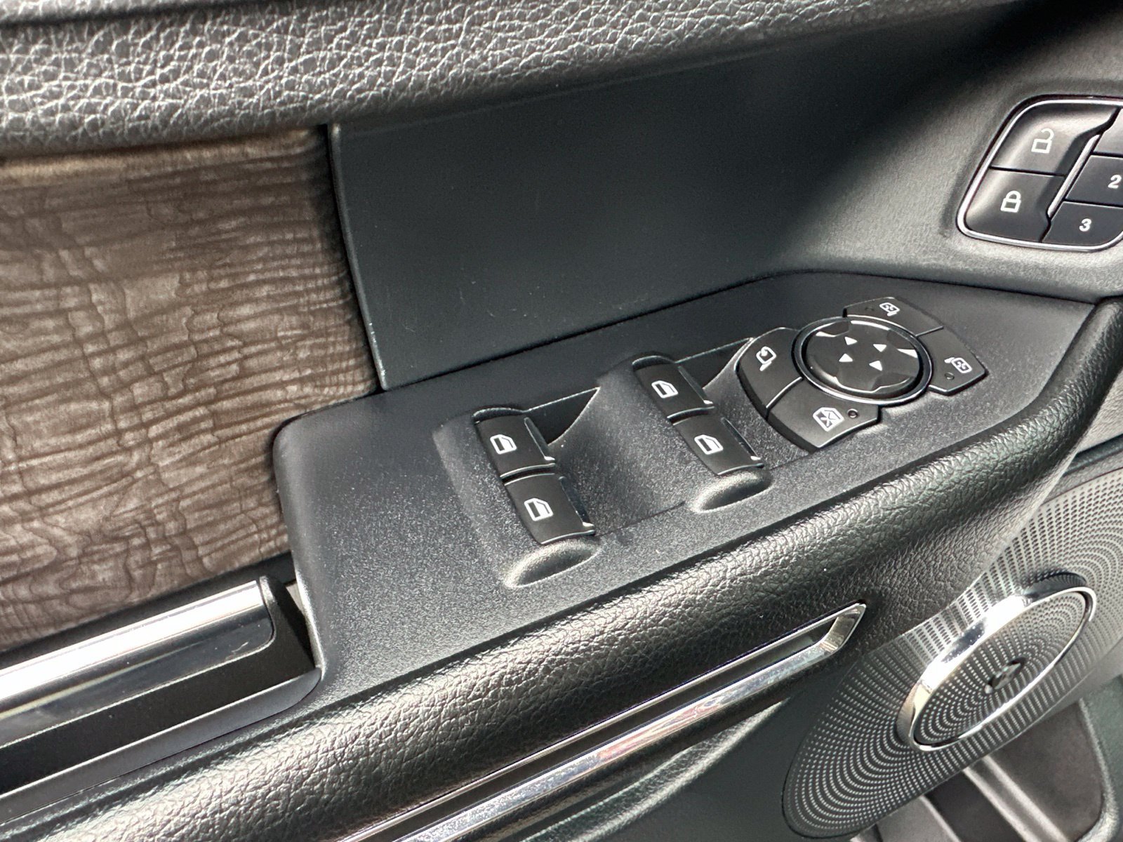 Used 2018 Ford Expedition Max Limited AWD/4WD image 17