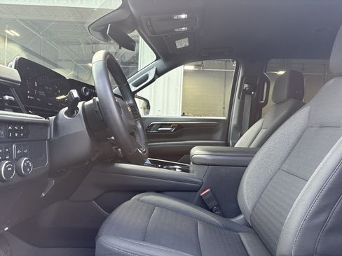 Used 2025 Chevrolet Tahoe LS AWD/4WD image 13