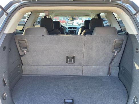 Used 2015 Chevrolet Traverse LT image 13