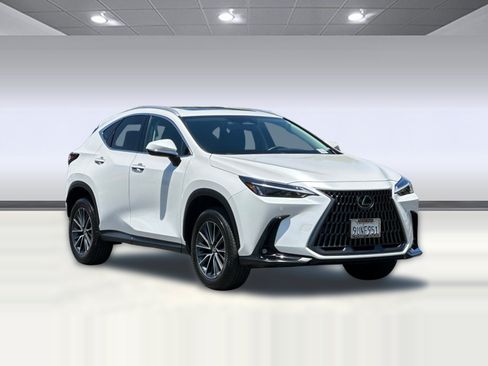 Used 2025 Lexus NX 250 FWD w/ Accessory Package (2T) image 6