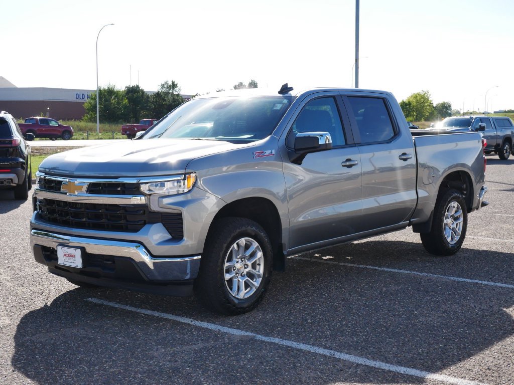 Used 2025 Chevrolet Silverado 1500 LT w/ Z71 Off-Road Package AWD/4WD image 5