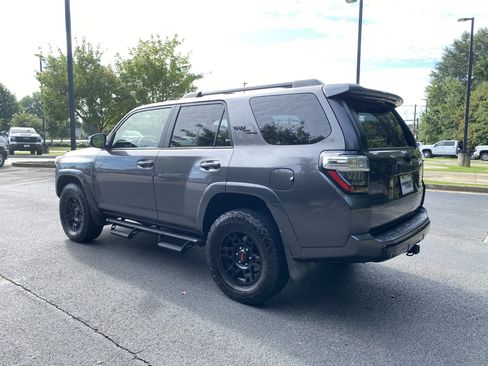 Used 2020 Toyota 4Runner TRD Off-Road Premium w/ Moonroof Package AWD/4WD image 7